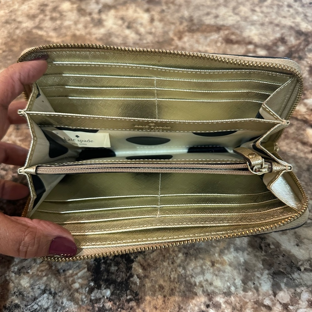 Kate Spade Wallet - Picture 9 of 11